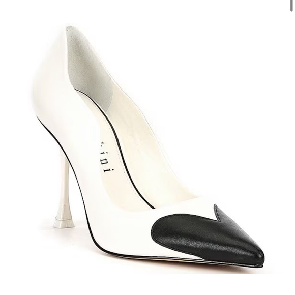 Gianni Bini Theatwo Leather Hearts scalloped Pointed toe Pumps - Picture 2 of 5